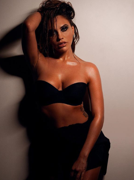 ΚΟΝΙ ΜΕΤΑΞΑ  ΖΟΖΕΦΙΝ ΦΩΤΟΓΡΑΦΙΣΗ INSTAGRAM PLAYBOY GREECE