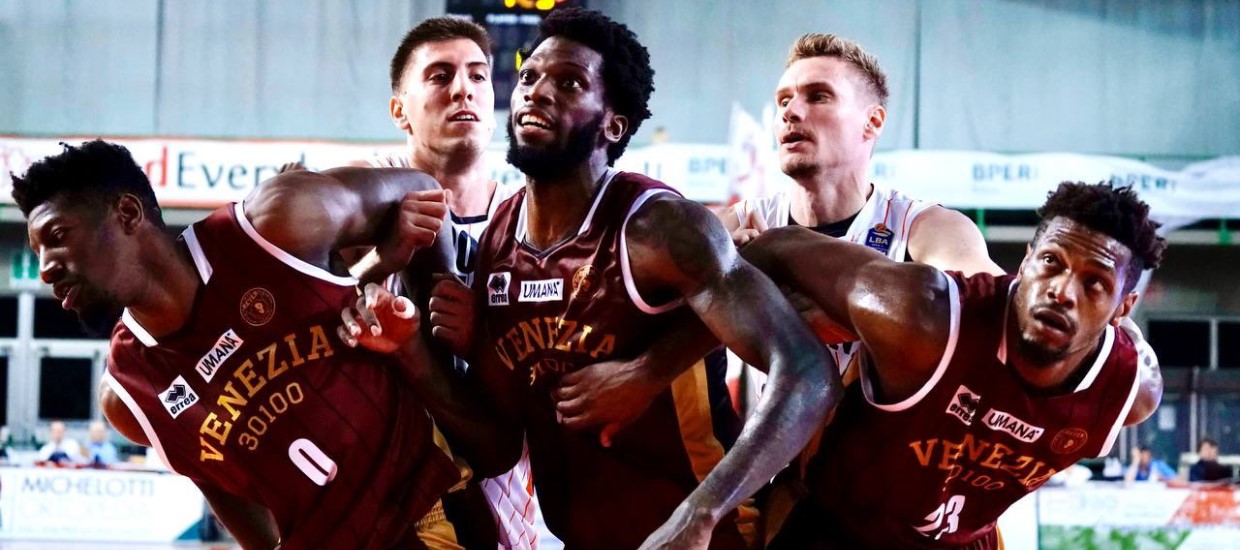 ΠΕΖΑΡΟ - ΒΕΝΕΤΣΙΑ